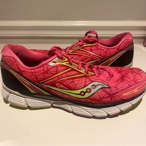 Saucony Breakthru in women’s 8.5!